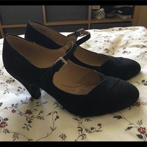 naturalizer heels